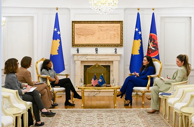 Presidentja Osmani takohet me Prattipatin