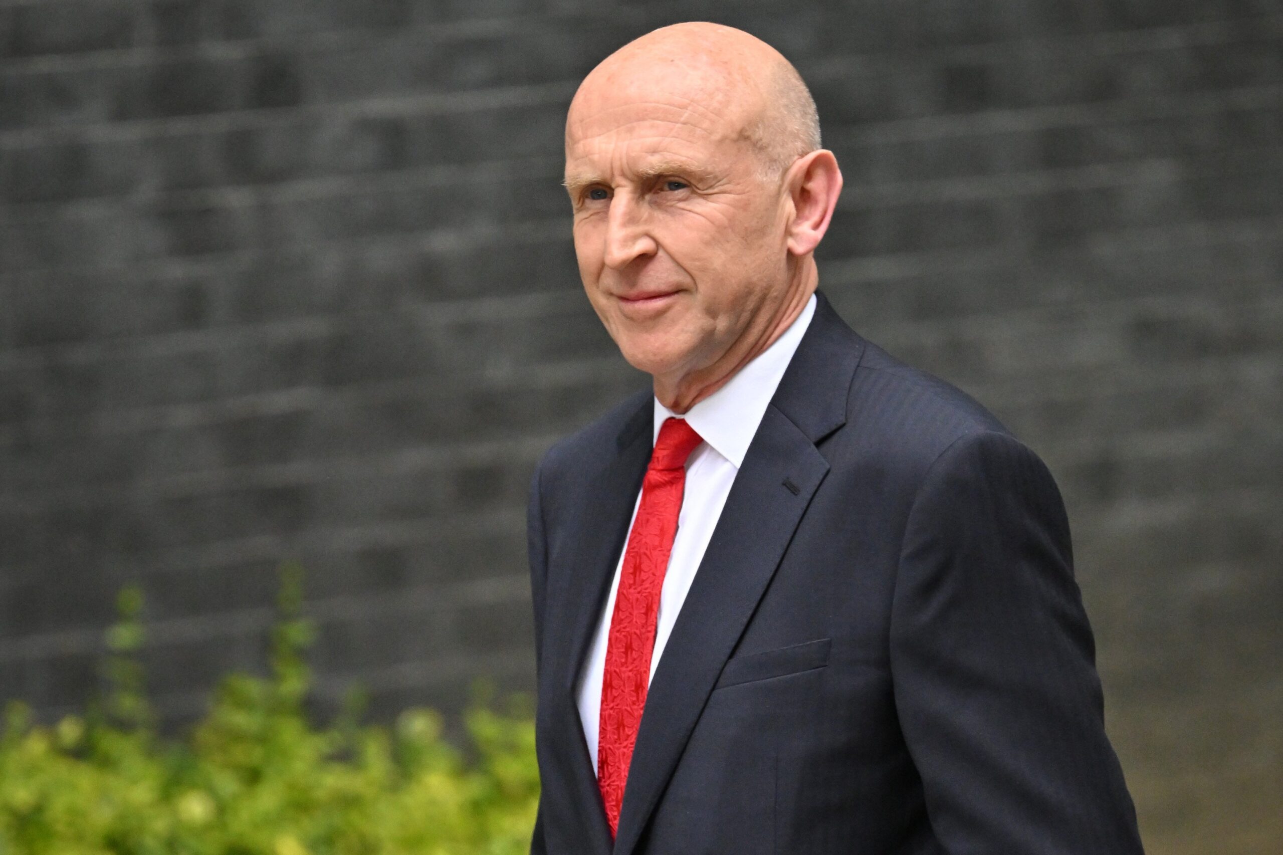 Sekretari britanik: Putini po ndihmon Iranin në sulmet kundër SHBA-së dhe Izraelit