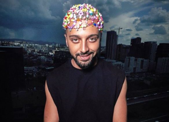 “Gjestit iu kërcënua liria”/ Three60 në mbështetje të artistit