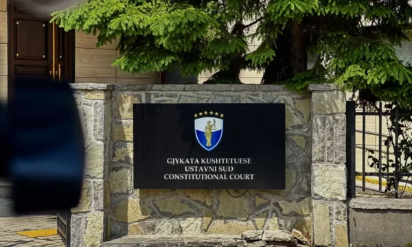 Kushtetuesja: Nëse presidenti nuk zgjidhet brenda 34 ditësh, vendi shkon në zgjedhje