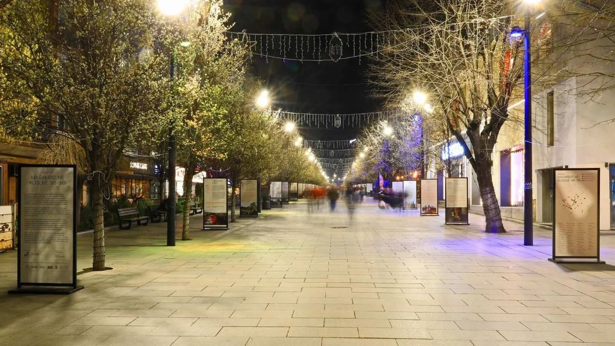 “Po shtrembërohet historia” – Ekspozita me pasaktësi për masakrat s’ka vend në shesh