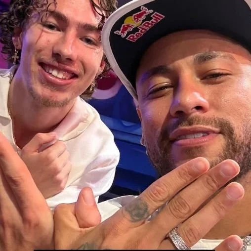 Ylli brazilian i futbollit bën shqiponjën