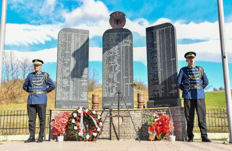 “Izbica kujtesë që nuk guxon të zbehet dhe thirrje që drejtësia të mos vonojë”