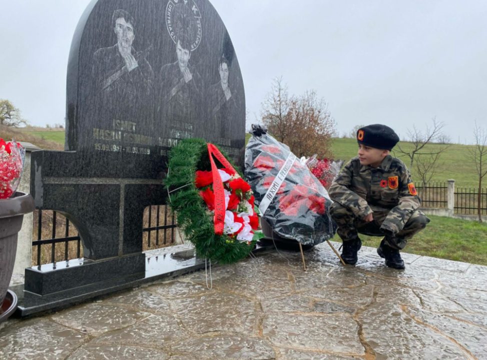 Në 27 vjetorin e Masakrës së Izbicës, përkujtohen të rënët