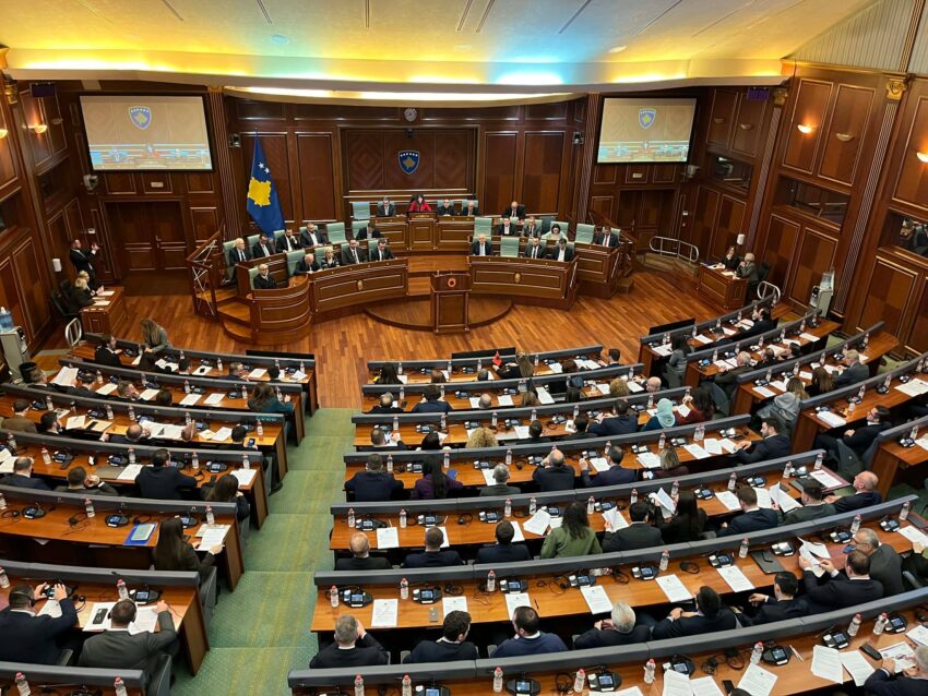 Zgjedhja e presidentit – Mblidhen grupet parlamentare të VV-së dhe PDK-së