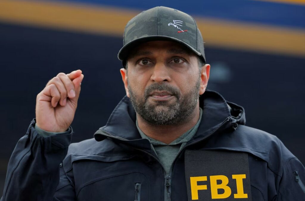 FBI konfirmon se drejtori i saj ishte shënjestër e hakerëve: Asnjë informacion nuk u komprometua