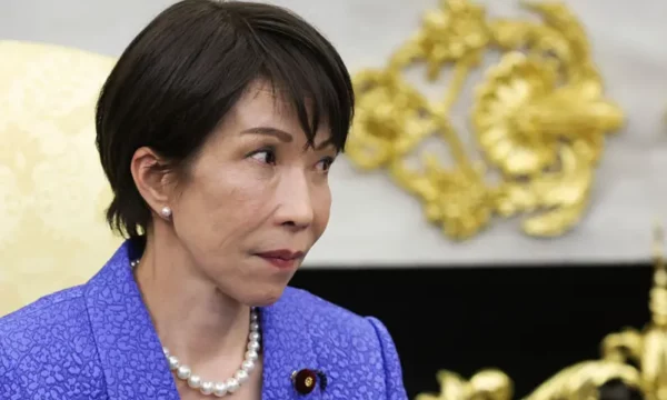 Kryeministrja japoneze: Vetëm Trump mund të arrijë paqen