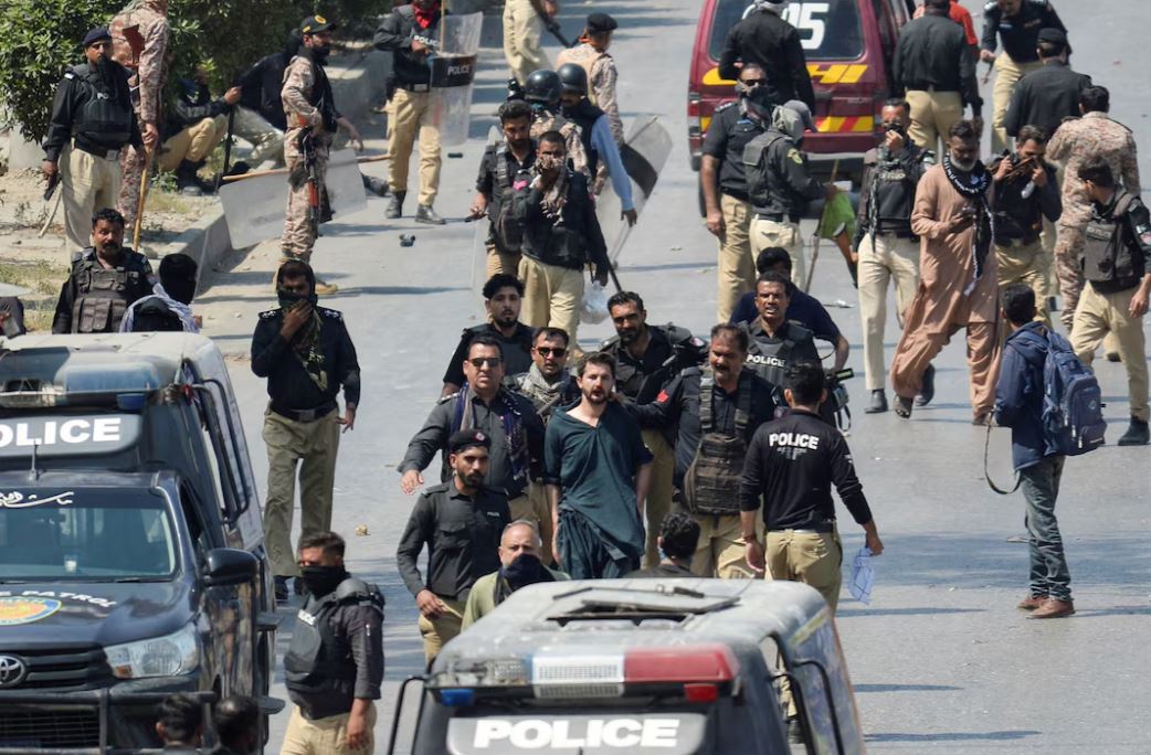 9 persona vriten gjatë protestave në Pakistan dhe Irak për shkak të vdekjes së Khameneit