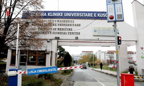 QKUK ul tarifën e parkingut nga 1 euro në 50 cent për orë