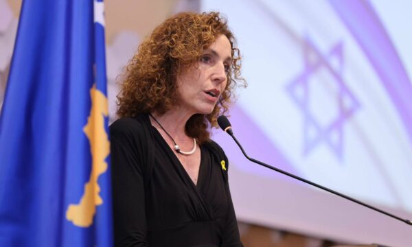 Ambasadorja e Izraelit për ndeshjen e sotme: Forca Kosova!