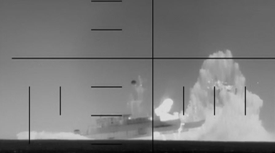 SHBA-ja konfirmon fundosjen e anijes iraniane, thotë se Teherani po lëshon më pak raketa