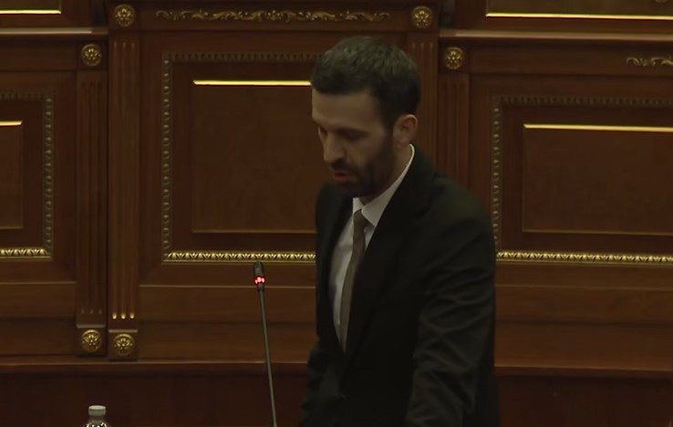 “Mungon edhe VV-ja, edhe Lista Serbe”, Gola ia ndal mikrofonin Rrahmanit