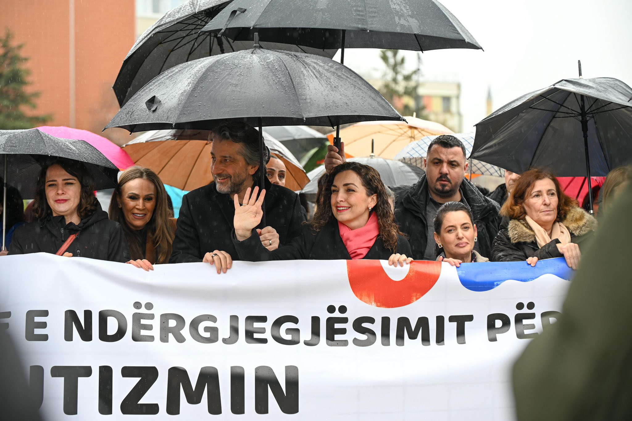 Osmani në mbështetje të fëmijëve me autizëm: Meritojnë mirëkuptim dhe dashuri