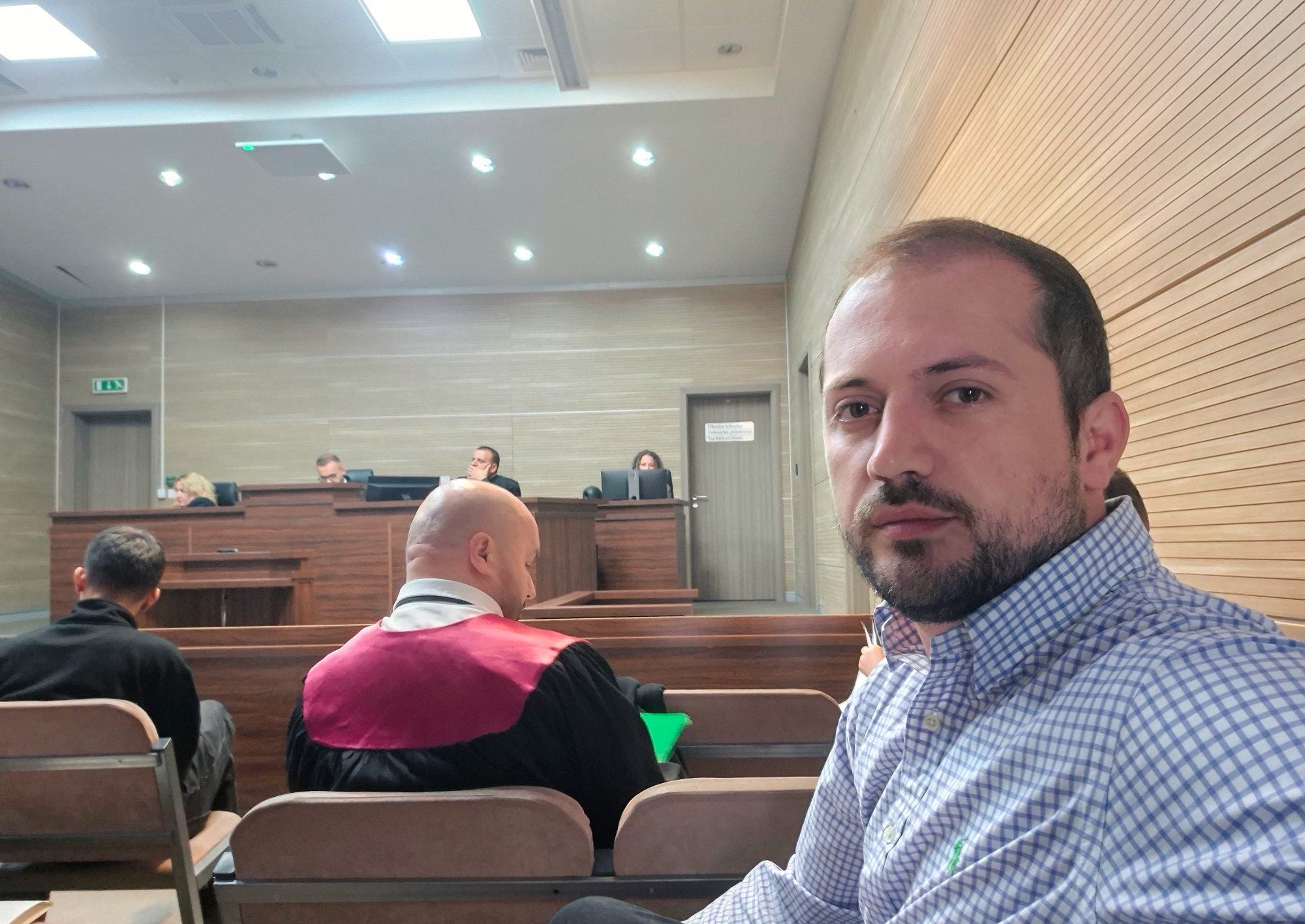 U kërkua urdhërarrest për të, deputeti i VV-së paraqitet në seancën për kanosjen e gjyqtarit dhe prokurorit