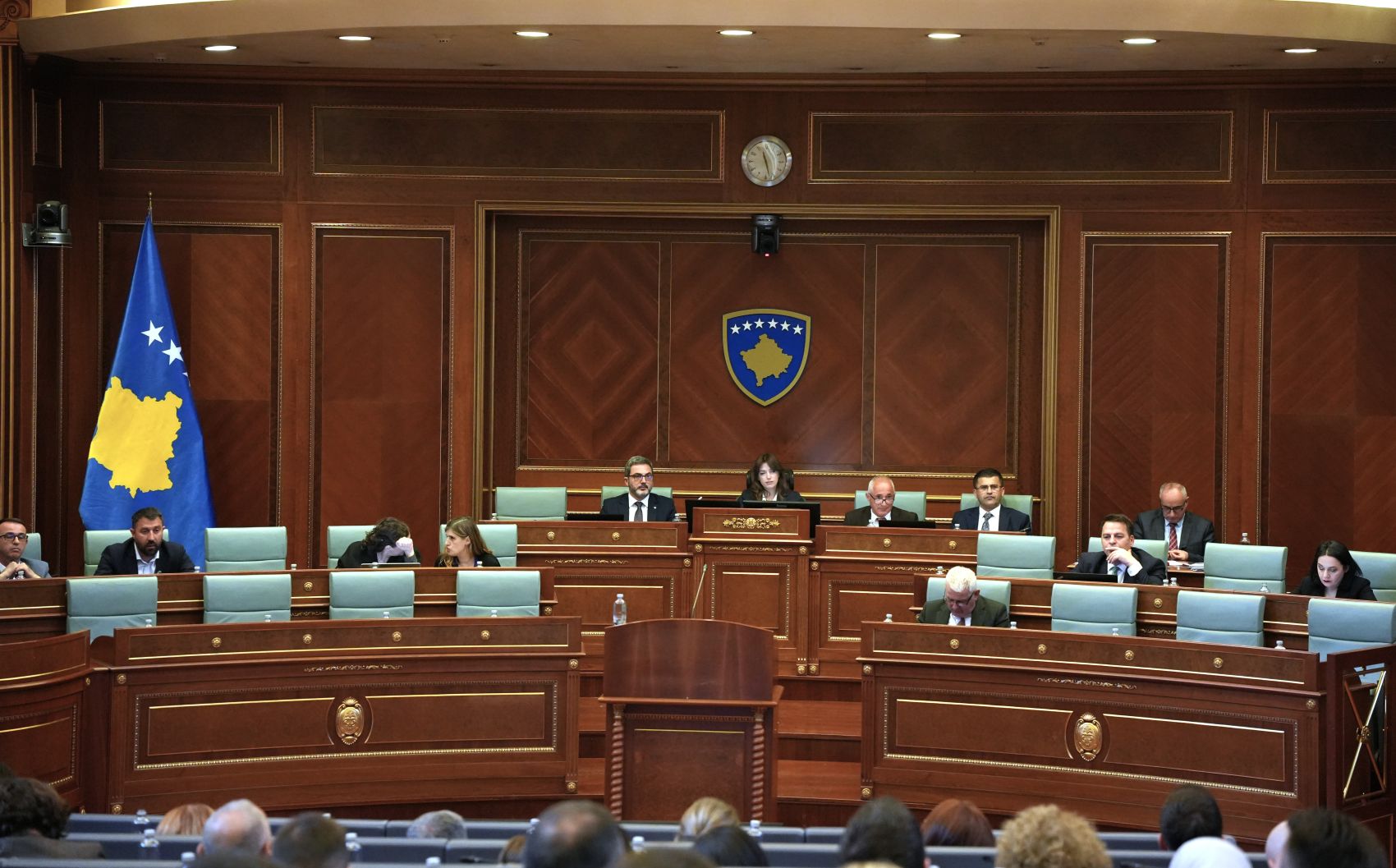 Kuvendi miraton në parim projektigjin për çmimet tavan