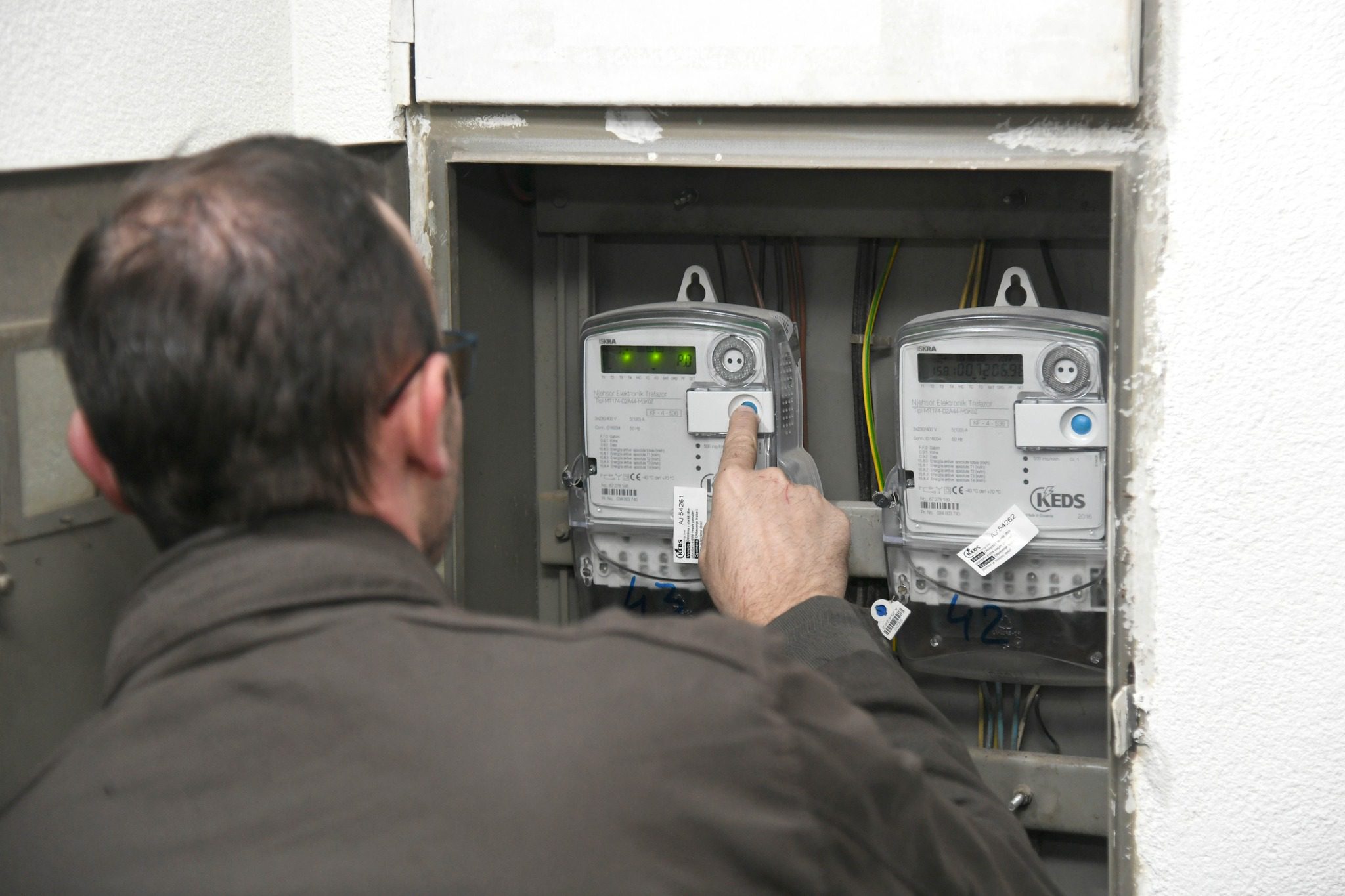 Inspektimet zbuluan njehsorë me afat të skaduar, MINT gjobit KEDS-in