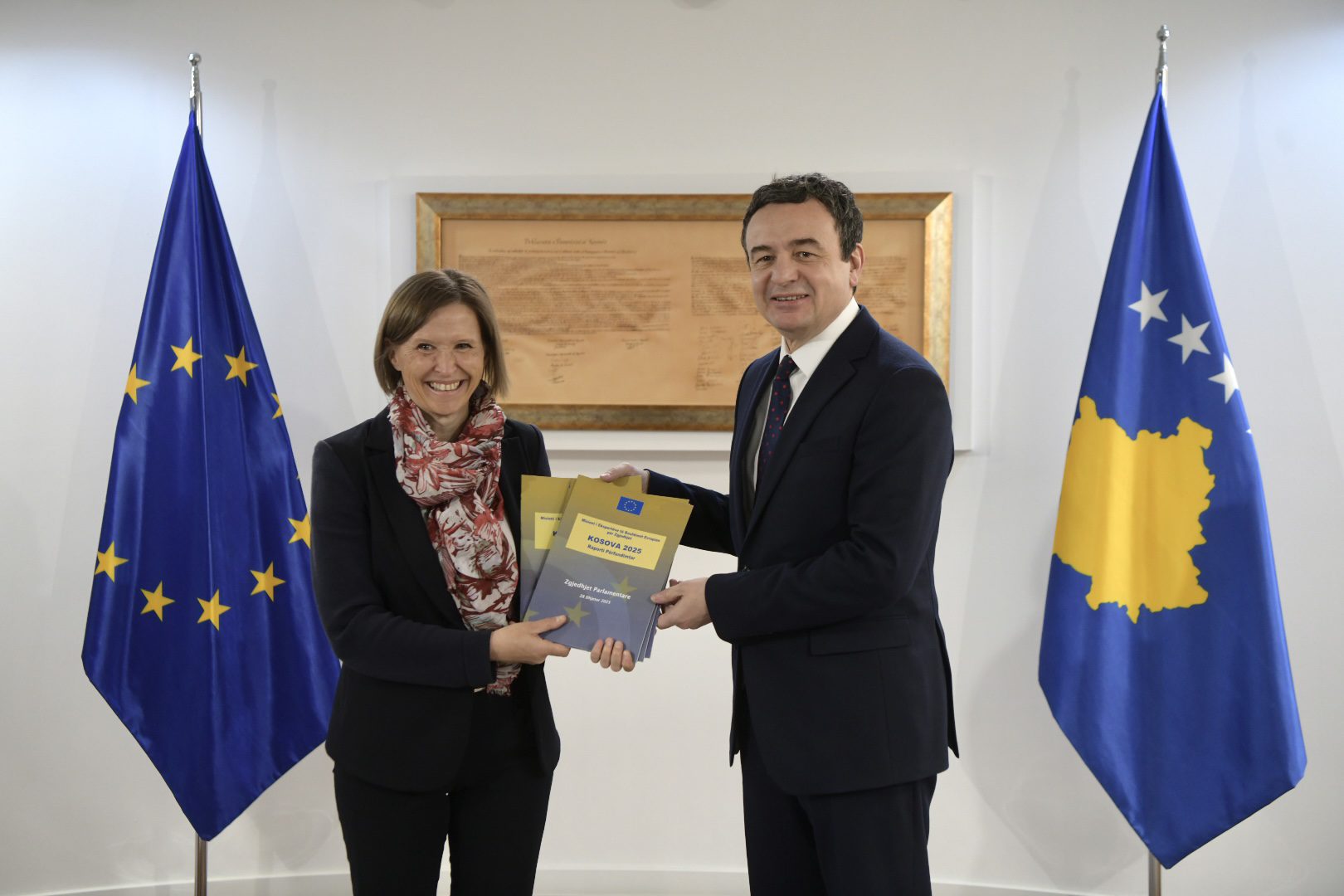 Shefja në detyrë e BE-së takohet me Kurtin për t’ia prezantuar gjetjet e Misionit të Zgjedhjeve