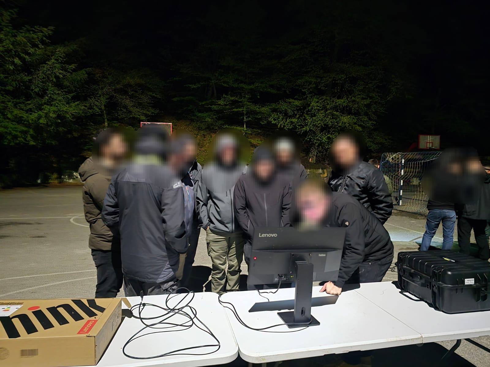 12 zyrtarë policorë, përfunduan trajnimin për dronë dhe antidronë