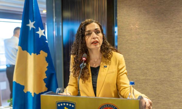 Osmani organizoi pritje me rastin e largimit nga detyra, zyrtarja e BE-së e falënderon për bashkëpunimin