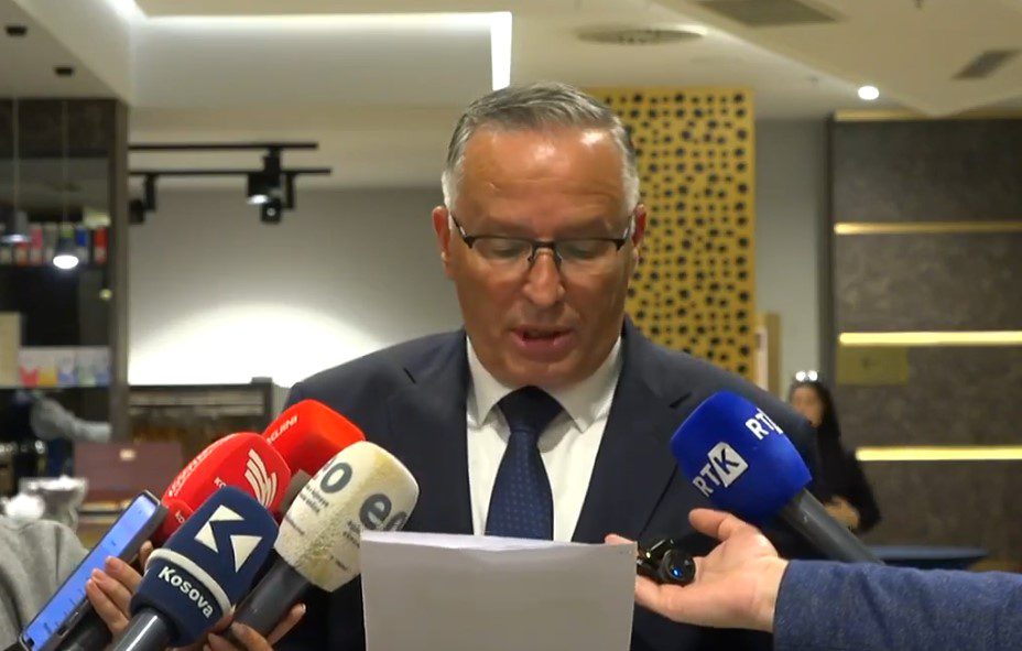 Hamza: Vendi nuk duhet të mbahet peng nga interesat e ngushta partiake