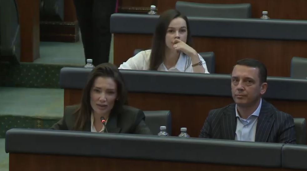 Pagesat e kujdestarive: Musliu – Shoshi kërkon llogari nga Vitia, ministri sërish me premtime