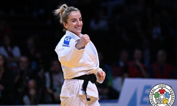 Distria Krasniqi kualifikohet në gjysmëfinale të Evropianit