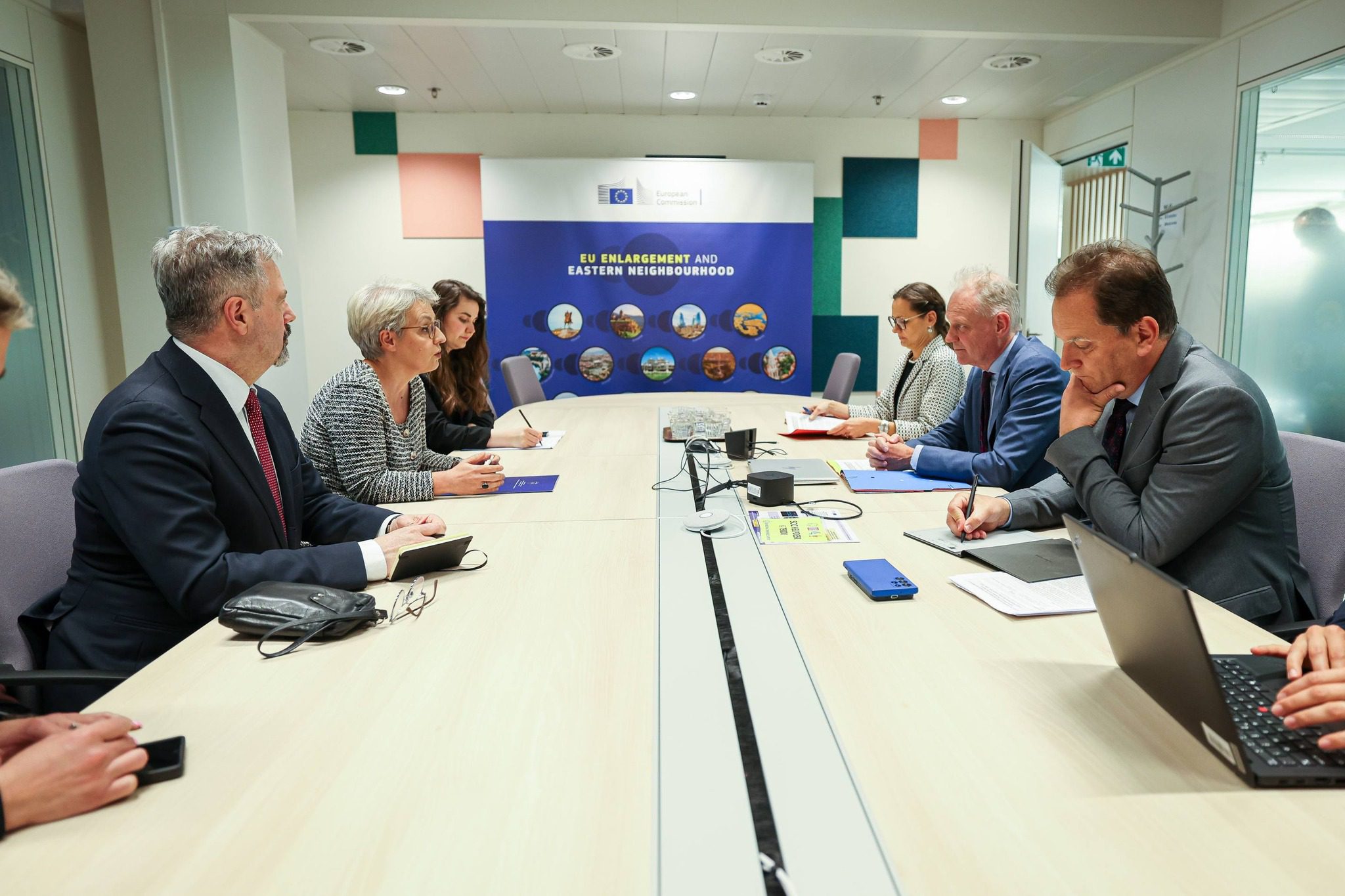 Gërvalla pas takimit me Koopmanin: Folëm për proceset drejt integrimit evropian