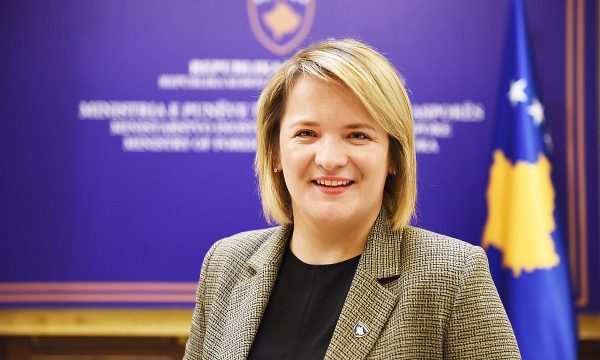 Liza Gashi: Të sqarohet kush po e çon vendin në zgjedhje, pavarësisht afatit shtesë për presidentin