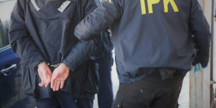 IPK arreston një polic për “lëndim të rëndë trupor”, u përfshi në një përleshje mes disa personave