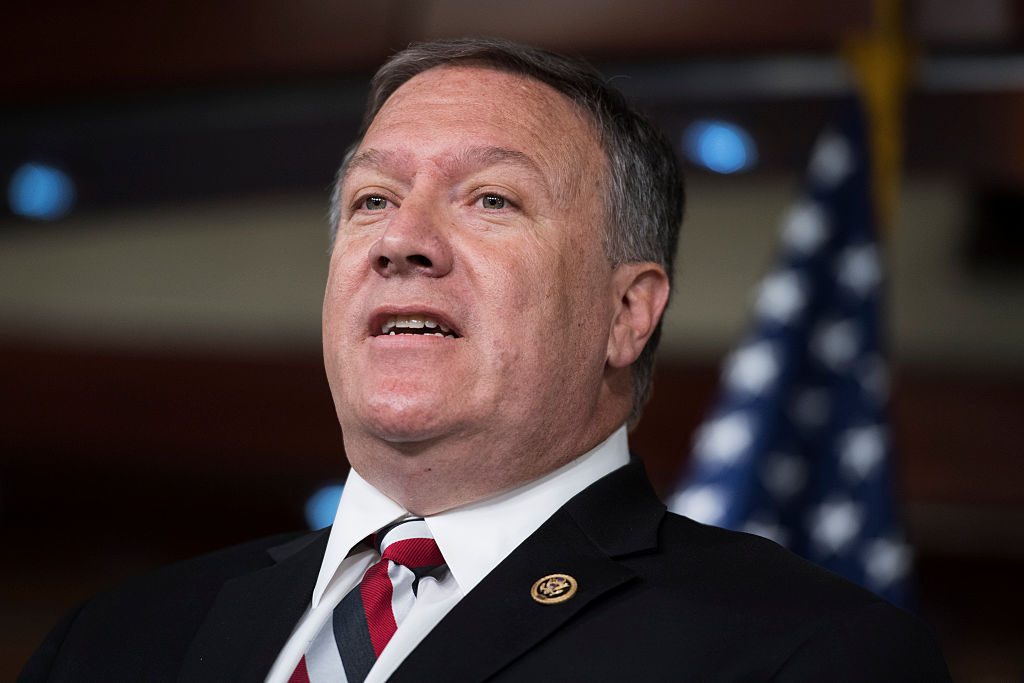 Pompeo përmes fushatës së NATO-s në Kosovë ua kujton kritikëve se sulmet në Iran janë të nevojshme