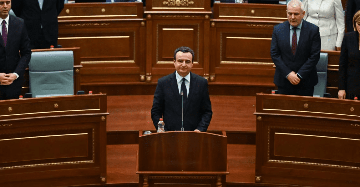 AGK-ja e dënon ‘retorikën nxitëse’ të Kurtit kundër mediave dhe gazetarëve