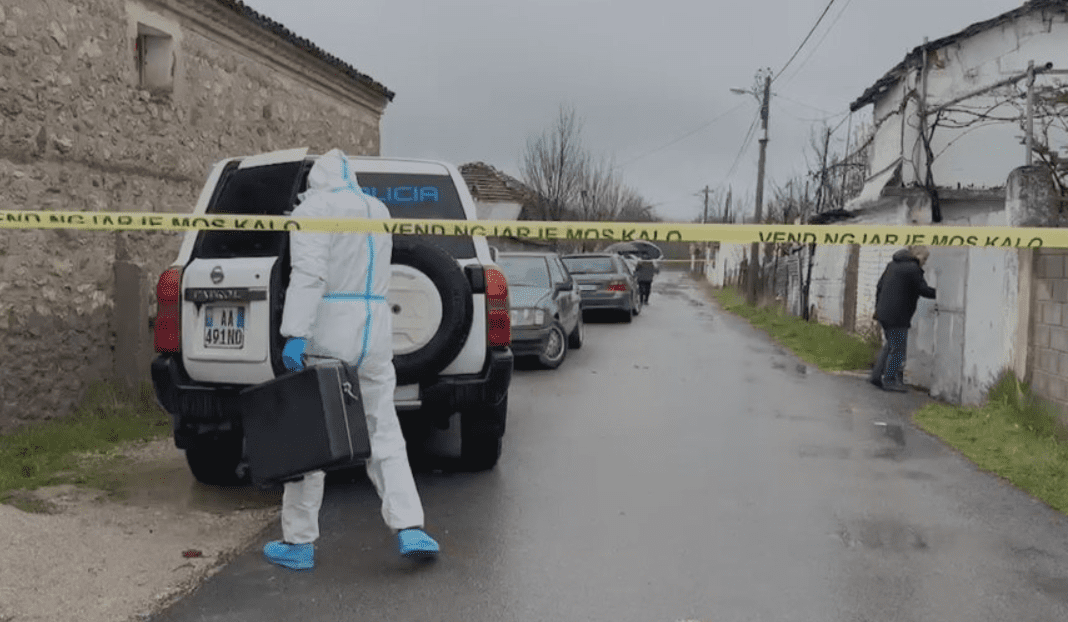 Vrasja e 78-vjeçarit në Korçë, disa persona shoqërohen në Polici