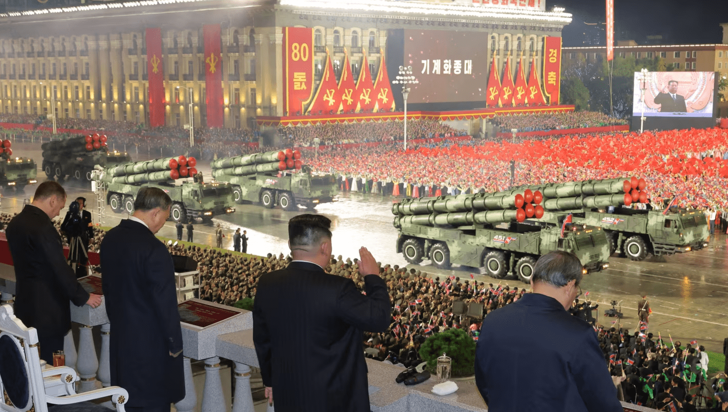 Koreja e Veriut lëshon raketa të tjera balistike