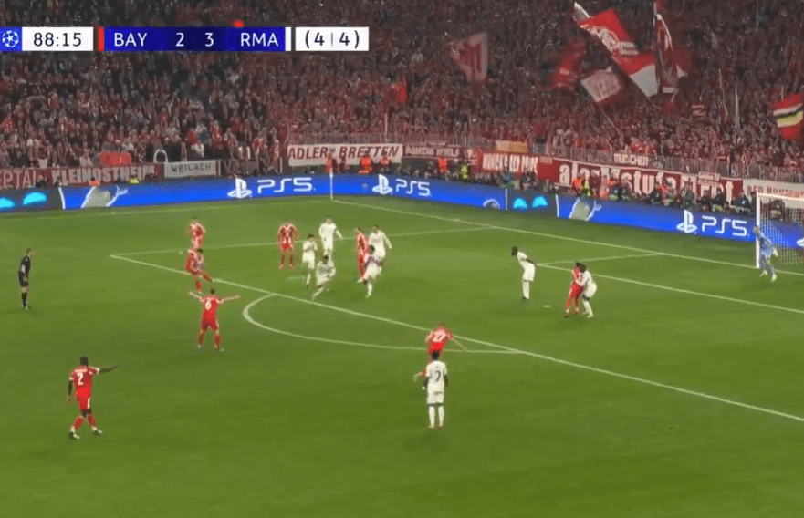 Bayerni shënon gol menjëherë pas kartonit të kuq për Camavingan