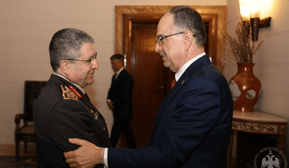 Begaj takohet me Shefin e Shtabit të Ushtrisë Turke, përmendet Kosova