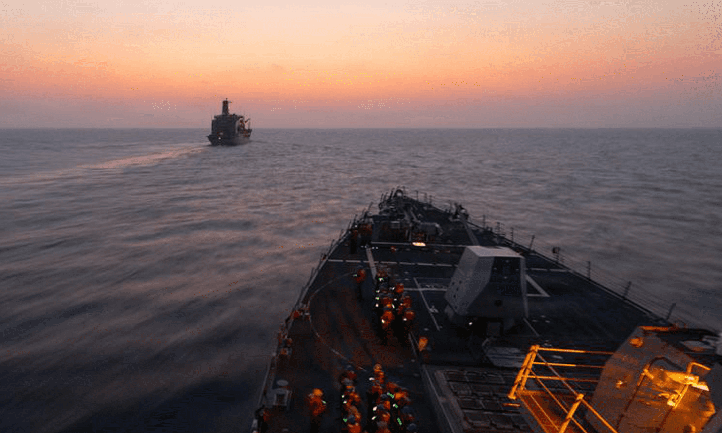 SHBA-ja sulmon dhe sekuestron një anije iraniane në Gjirin e Omanit