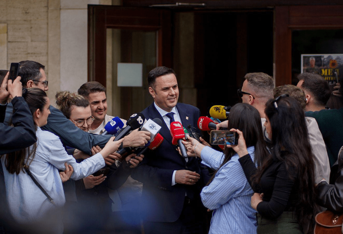 Abdixhiku shkruan pas takimit me Kurtin: Presidenti nuk mund të jetë zgjatim i Qeverisë