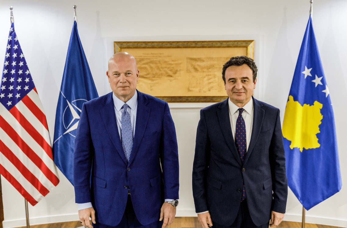 Whitaker vlerëson Kosovën për blerjen e pajisjeve mbrojtëse amerikane