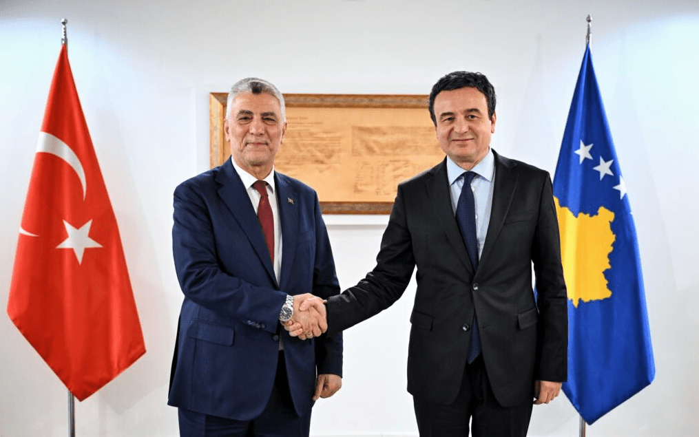 Kurti kërkon ndihmën e Turqisë, për linjë ajrore Kosovë – SHBA