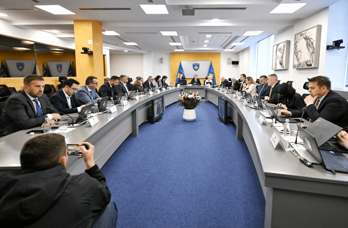 Qeveria mori tri vendime sot