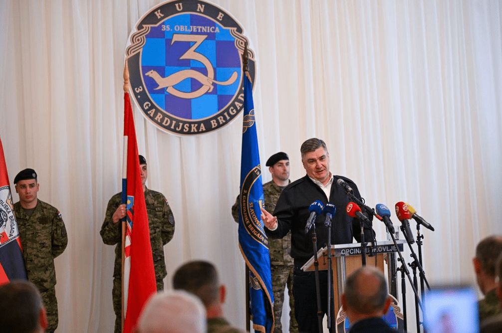Pretendimet se Kroacia, Shqipëria e Kosova po përgatiten ta sulmojnë Serbinë, Milanoviq i quan marrëzira