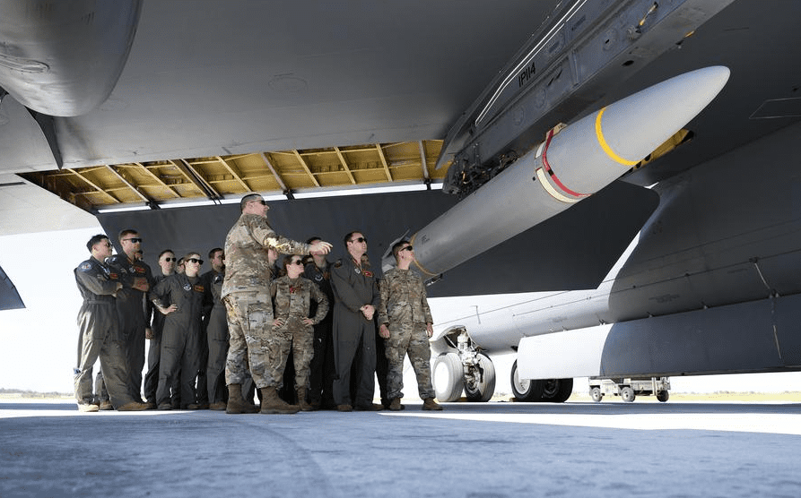 SHBA mund të vendos për herë të parë raketa hipersonike në Lindjen e Mesme