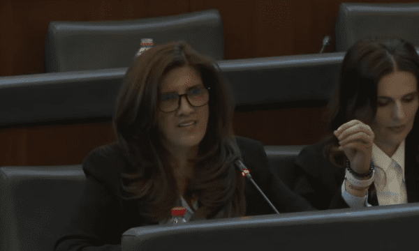 Musliu e merr fjalën në Kuvend: Me lejoni t’ia uroj ditëlindjen atit të pavarësisë së Kosovës, Hashim Thaçit