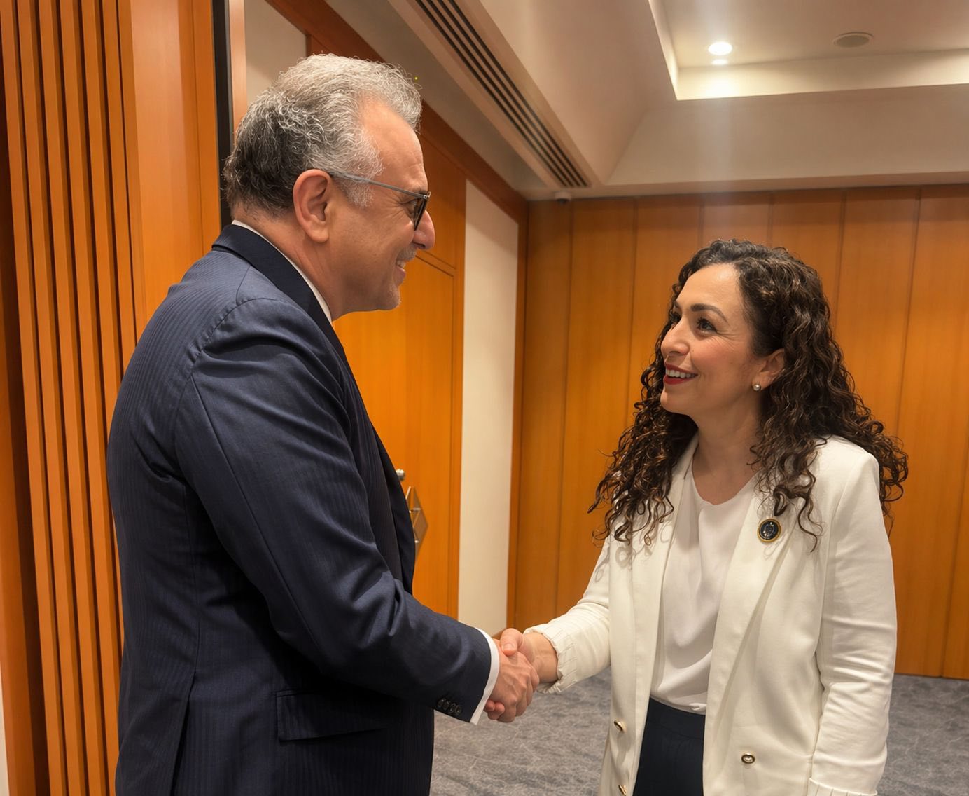 Osmani pas takimit me këshilltarin e Trump-it: E falënderova për mbështetjen e ShBA ndaj Kosovës