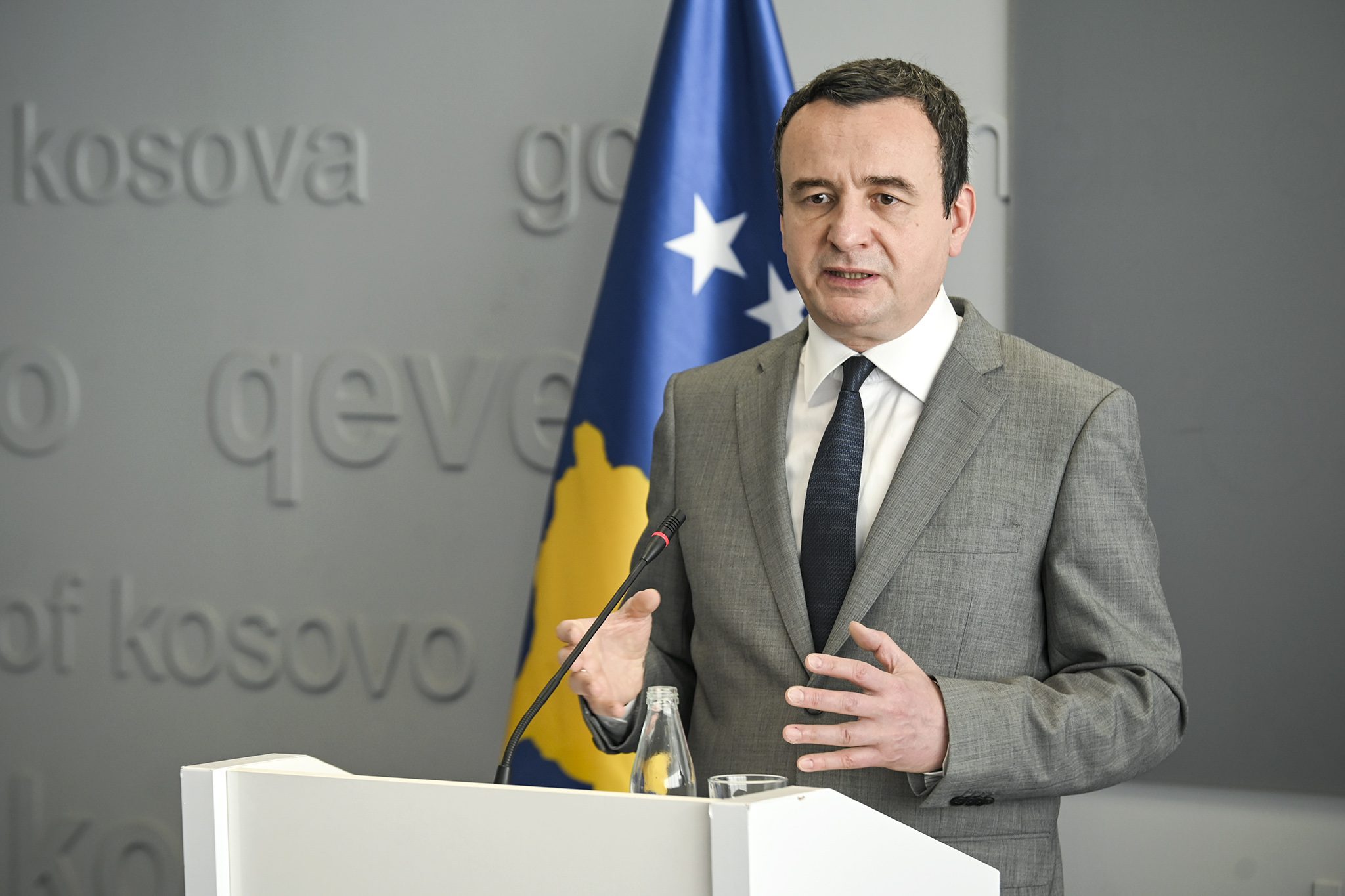 Afati i fundit për presidentin – Kurti thërret konferencë për media