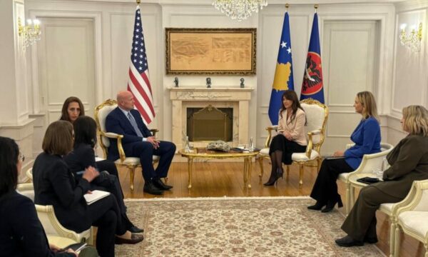 Haxhiu pret në takim ambasadorin amerikan në NATO, Matthew G. Whitaker