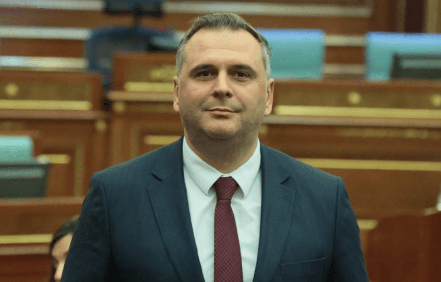 Bajqinovci reagon ndaj kërkesës së Haradinajt për protesta: Kush del në rrugë pas oligarkëve politikë