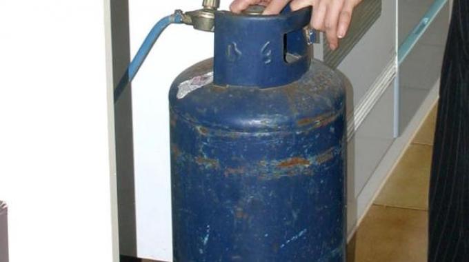 Skenderaj: Lëndohet një i mitur nga shpërthimi i dy bombolave të gazit