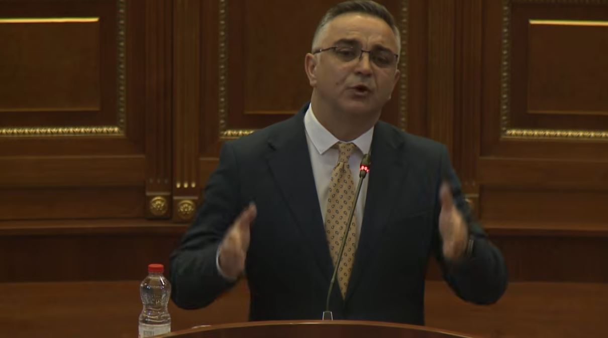 Tahiri i AAK-së: Pas 3 ditëve jemi në zgjedhje, mos i keqpërdorni paratë publike