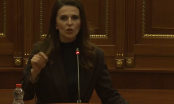 Çitaku i reagon deputetit të VV-së: Kurrë s’do ta kisha besuar që në Kuvend do të bëheshin lutje të tilla për ata që luftuan për liri